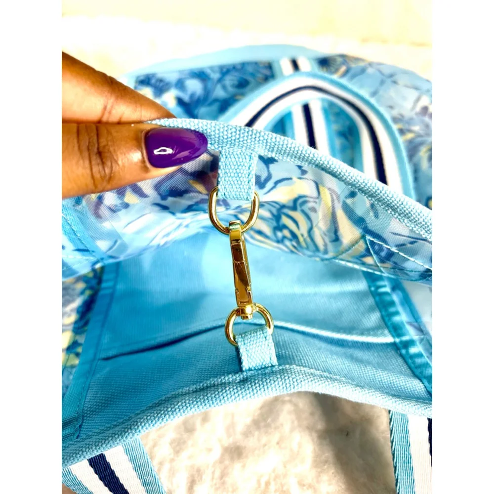 Lilly Pulitzer Mesh Beach/Pool Tote Bag in Bellevue Blue Breakers Beach print